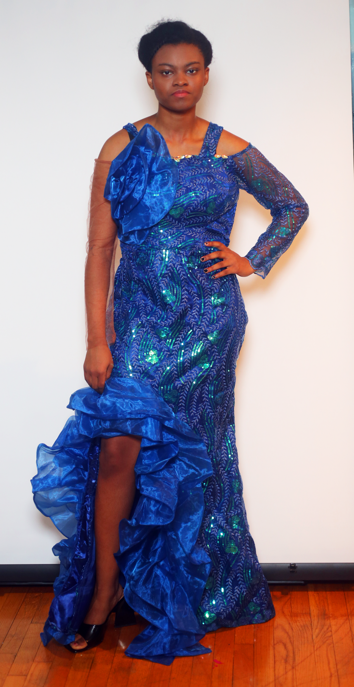 Lace dress Color: Green