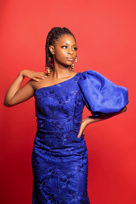 Short lace dress Color : Royal blue